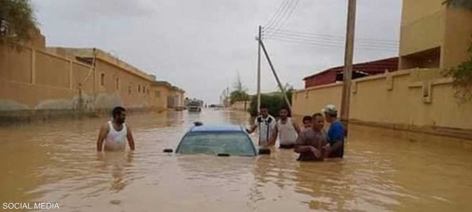 جانب من السيول التي تسببت بها الأمطار في طبرق.