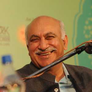 أعلن إم جي أكبر استقالته على خلفية اتهامه بالتحرش