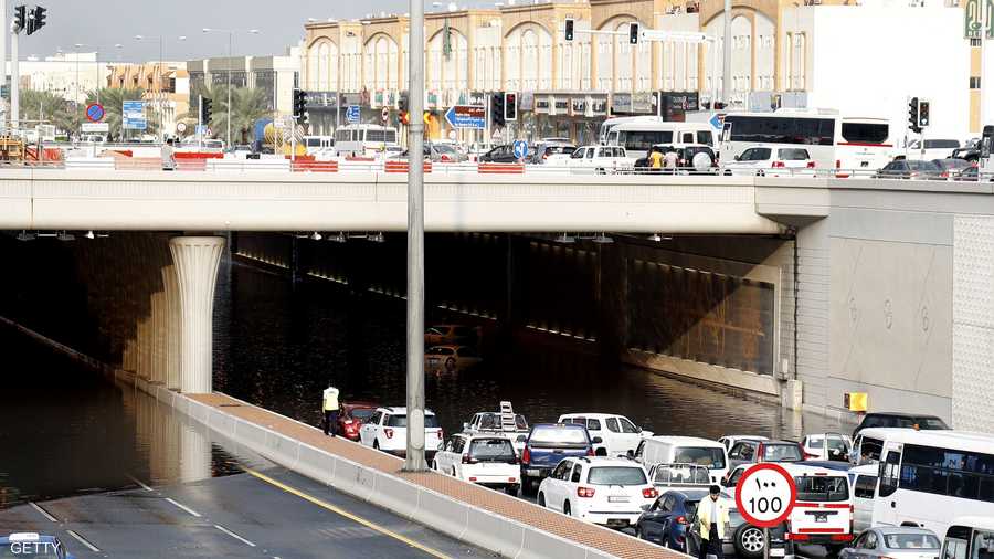 والسلطات القطرية نبهت السائقين بتفادي الأنفاق