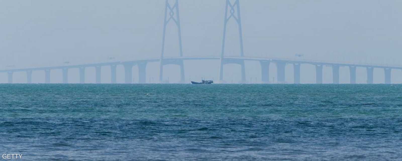 افتتاح أكبر جسر بحري في العالم يوم الثلاثاء