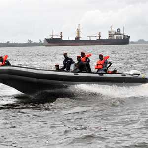 خطف 11 من أفراد طاقم سفينة قبالة نيجيريا