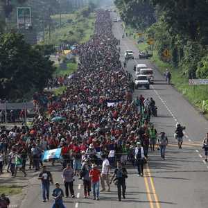 يسعى البنتاغون لمنع قافلة مهاجري أميركا الوسطى