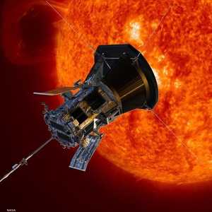 صورة تعبيرية للمسبار الفضائي خلال اقترابه من الشمس - ناسا