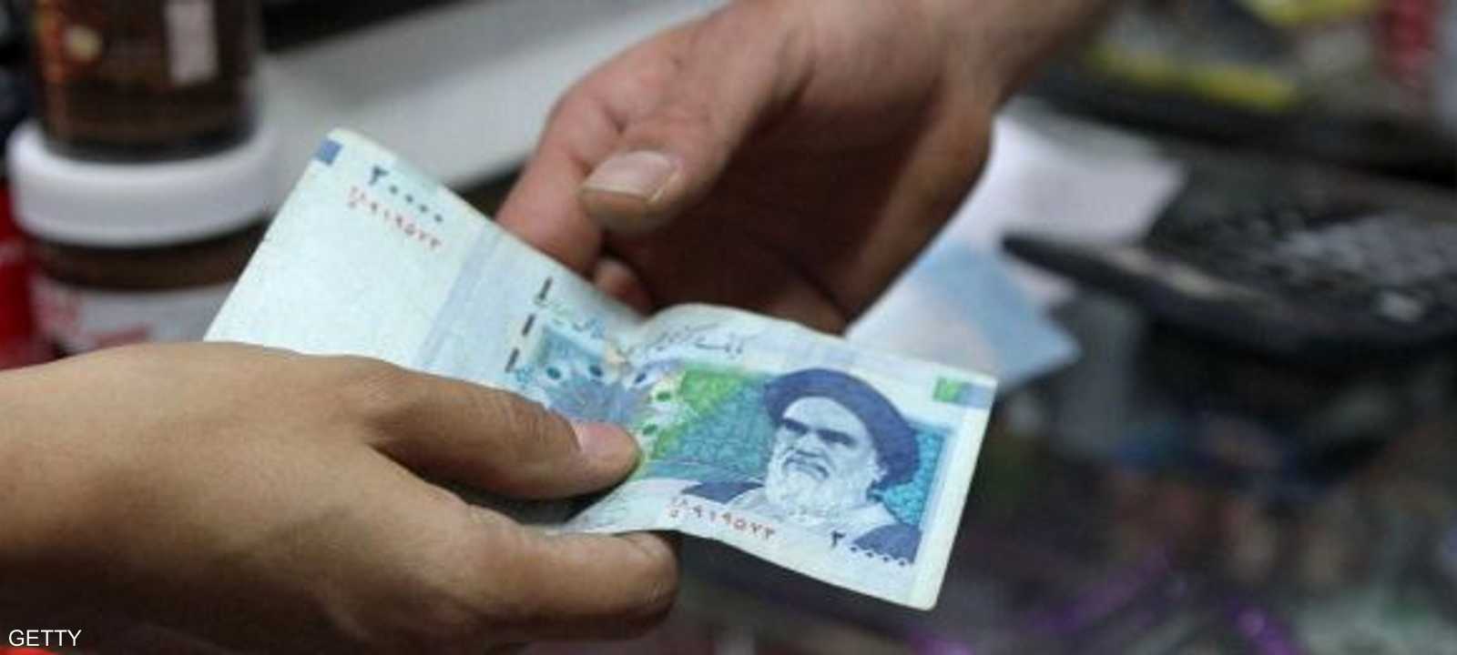 الريال الإيراني يواجه أزمة كبيرة