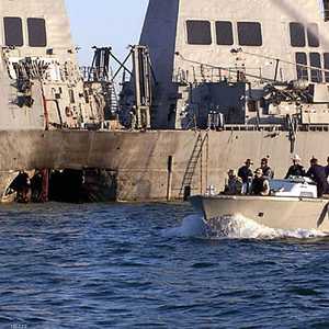 أرشيفية لتفجير المدمرة الأميركية يو إس إس كول