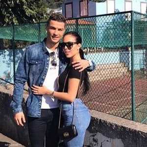 رونالدو وصديقته