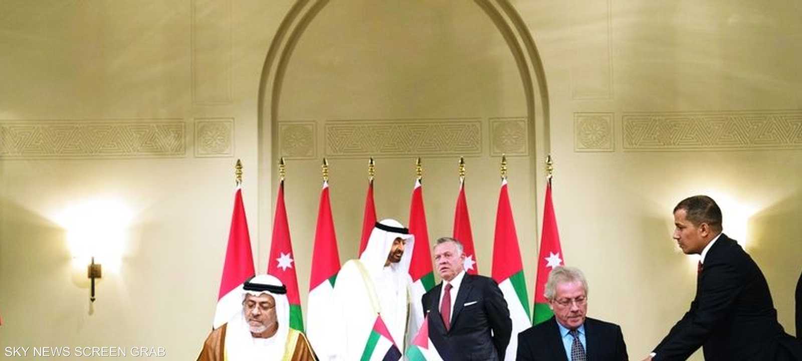 الشيخ محمد بن زايد والملك عبد الله الثاني حضرا مراسم التوقيع