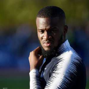 يقدم ندومبيلي أداءا لافتا مع ليون ومنتخب فرنسا