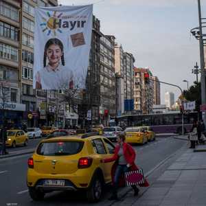 الشرطة تبحث عن 120 سائق أجرة