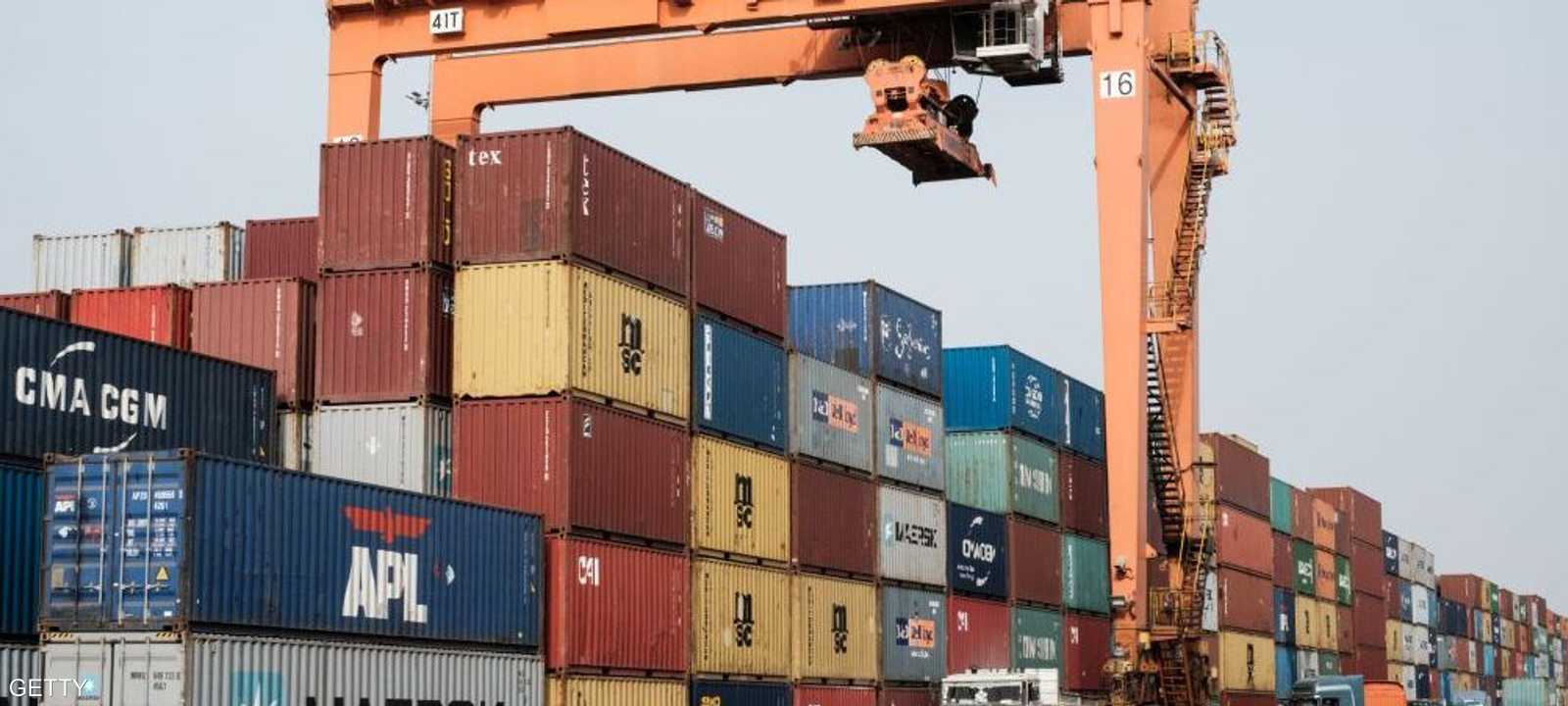 الميناء الجاف خطوة لتخفيف تكدس الحاويات في الميناء البحري