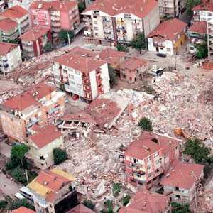 أسفر زلزال مرمرة المدمر عن مقتل 17 ألف تركي