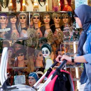 متجر لبيع وصلات الشعر- أرشيفية