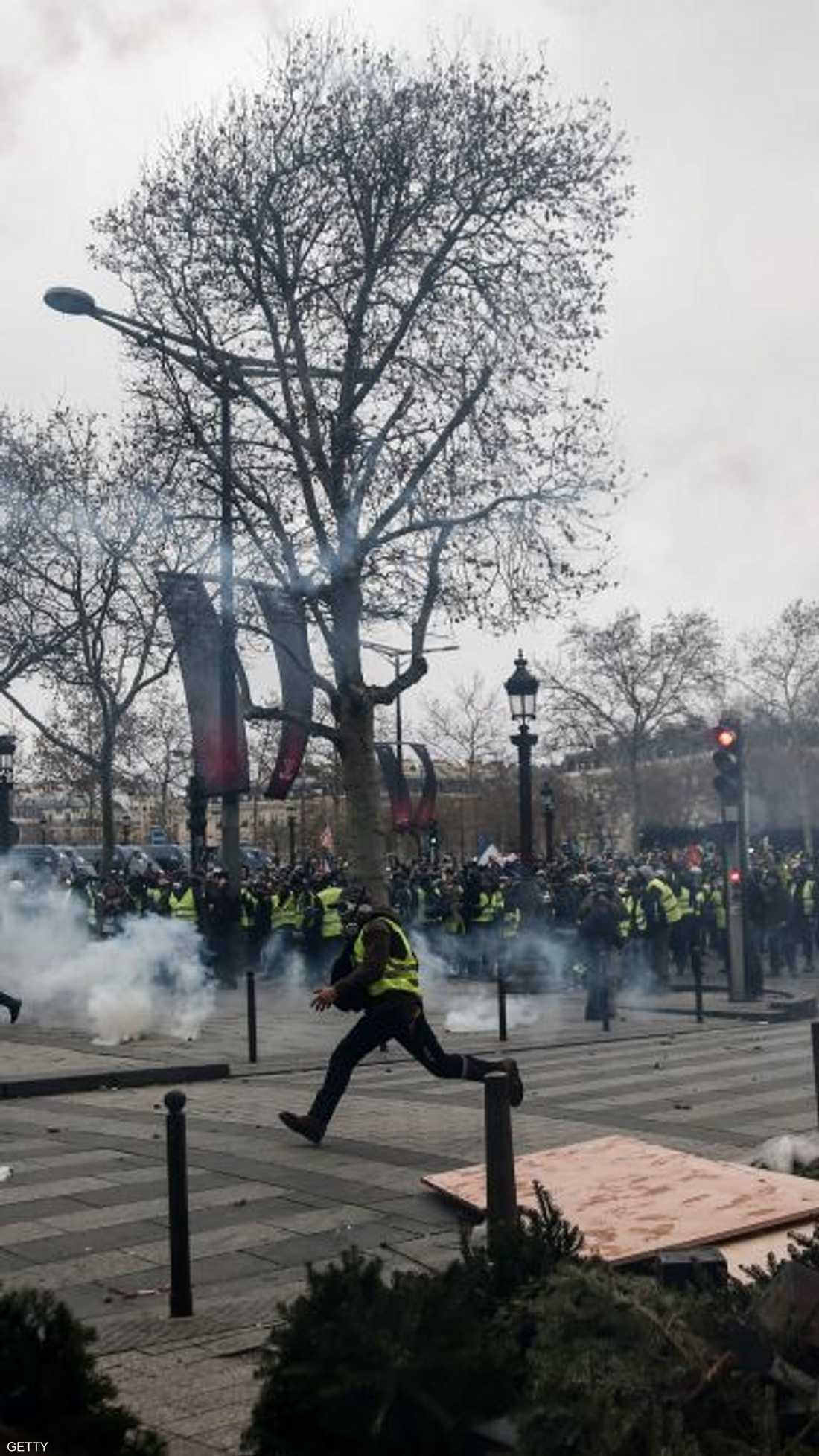 باريس تتحول إلى ساحة معركة