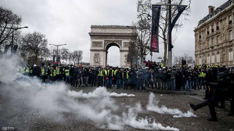 قوس النصر أحد أبرز معالم باريس التاريخية شاهد على المظاهرات