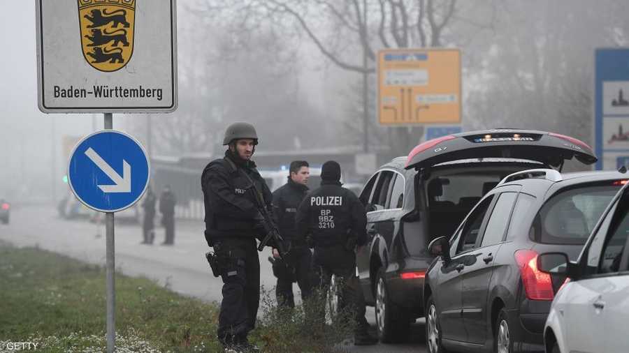 الشرطة الألمانية تبحث عن المشتبه به على الحدود