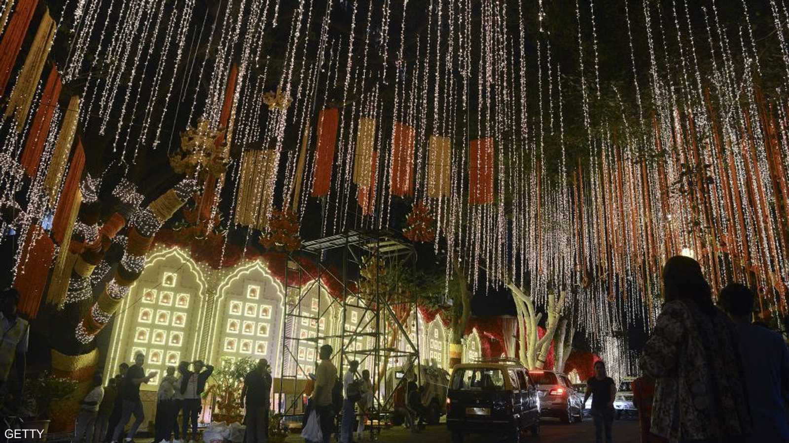 الزينة أمام منزل أمباني في مومباي