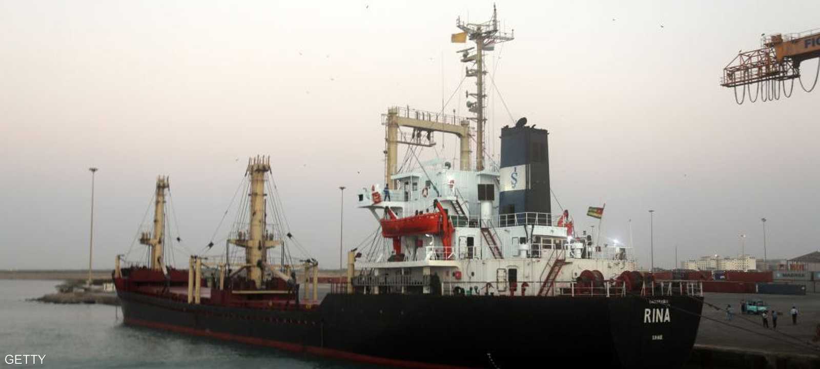 صورة أرشيفية لسفينة في ميناء الحديدة