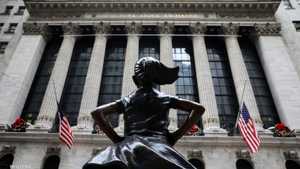 تمثال الفتاة الشجاعة أمام سوق الأسهم المالية في نيويورك