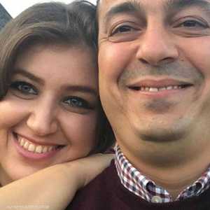 فراس جمعة وزوجته (فيسبوك)