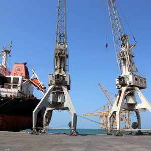 يؤمن الميناء ثلثي احتياجات اليمن من مختلف السلع والمواد