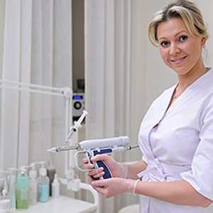 اختراع جديد يقضي على الآلام التي ترافق عملية حقن البوتوكس