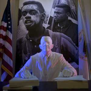 التقرير يتحدث عن حض السود على عدم التصويت