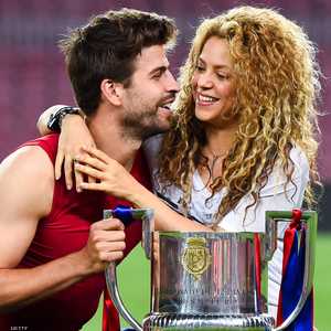 رونالدو اتخذ شاكيرا مدخلا لحديث استثماري مع بيكيه