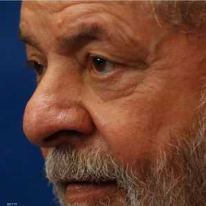 يواجه دا سيلفا عدة قضايا في الفساد