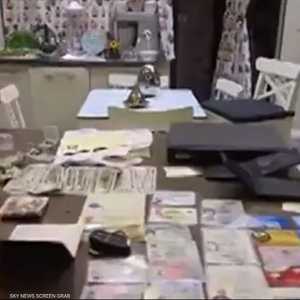 مداهمات تكشف أموالا وذهبا نهبها داعش بالعراق وسوريا