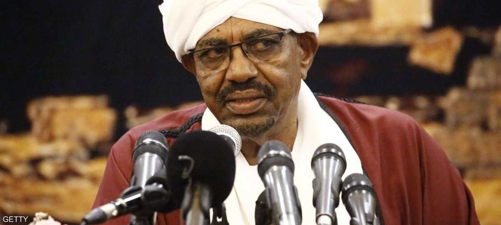 الجهات المختصة رحلت البشير إلى سجن كوبر