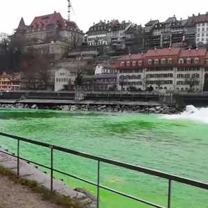 نهر آر يقع خارج العاصمة السويسرية برن