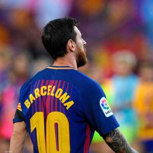 ليونيل ميسي أحد عجائب كرة القدم على مر العصور