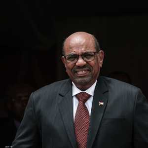 عمر البشير وعد بتوفير حياة كريمة للسودانيين