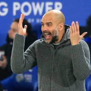 غوارديولا اعترف بمشاكل في خط دفاع فريقه