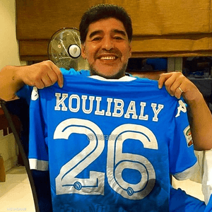 مارادونا أعلن تضامنه مع السنغالي كوليبالي