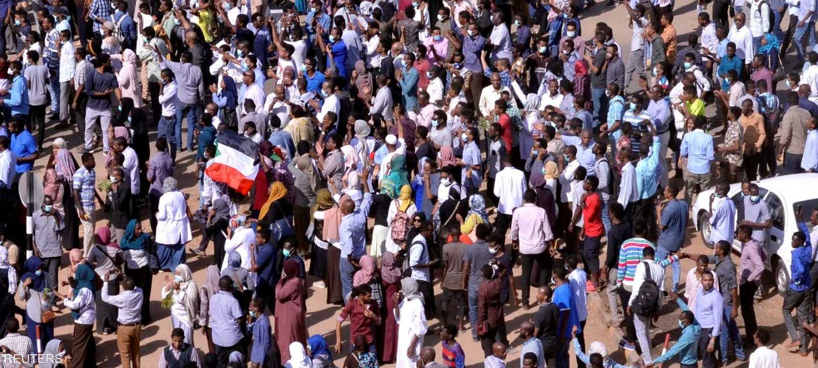 البشير يقول إن الأزمة الاقتصادية عابرة