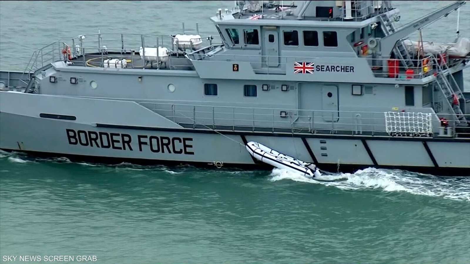 لندن وباريس تتعاونان لردع الهجرة السرية