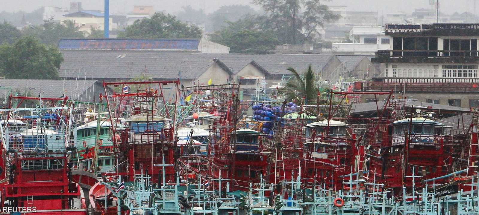 أوقفت السلطات حركة العبارات ومنعت إبحار القوارب