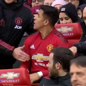 سانشيز جلس في المكان الخطأ