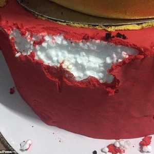 كعكة زفاف "مزيفة" تدمر ليلة العمر