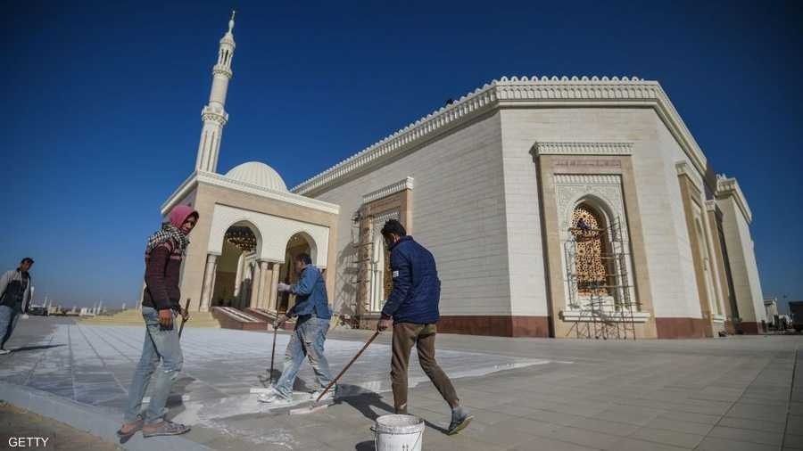 استغرق بناء المسجد والكاتدرائية 18 شهرا.