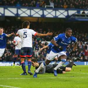 هدف إيفرتون الأول حمل توقيع زوما