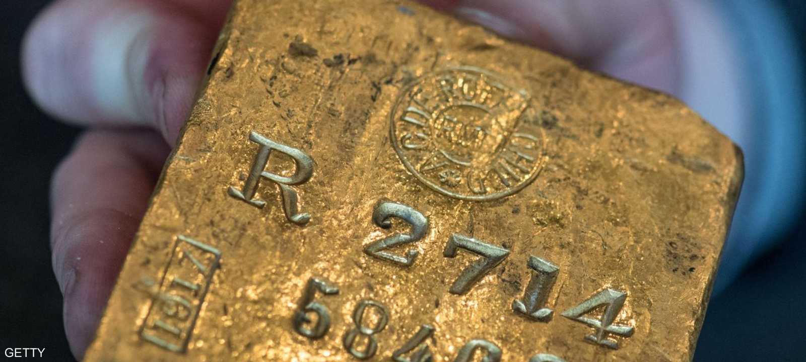 هبط سعر أونصة الذهب  إلى 1953.21 دولار