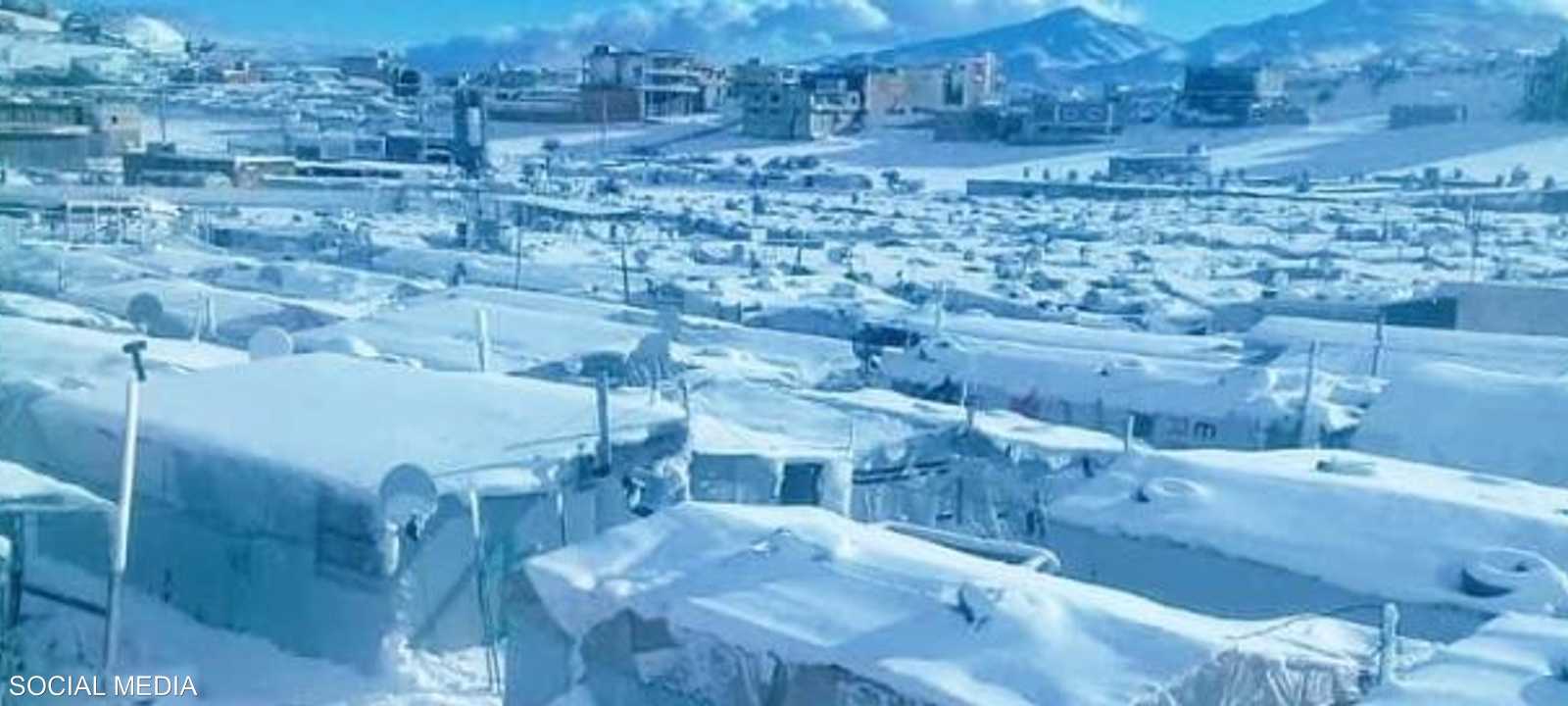 مخيمات النازحين السوريين