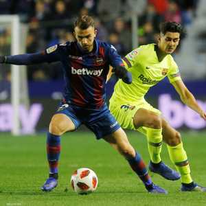 "شومي" خلال مشاركته الأساسية أمام ليفانتي