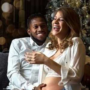 فريد وصديقته خلال فترة حملها