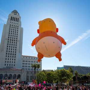 مظاهرات نسائية ضد ترامب في كاليفورنيا