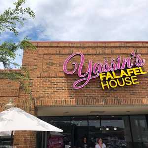 يتواجد المطعم في مدينة نوكسفيل بولاية تينيسي