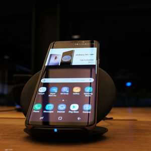 هاتف من عائلة غالاكسي من صنع شركة سامسونغ الكورية الجنوبية