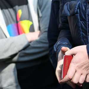 حصل عشرات الآلاف على جنسيات وإقامات في دول أوروبية